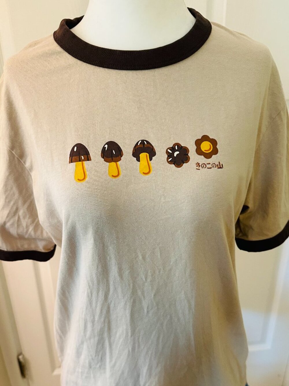 Uniqlo UT Kinoko No Yama Mushroom Graphic Ringer Tee Y2K S